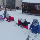 Zimowe zabawy maluchów_9